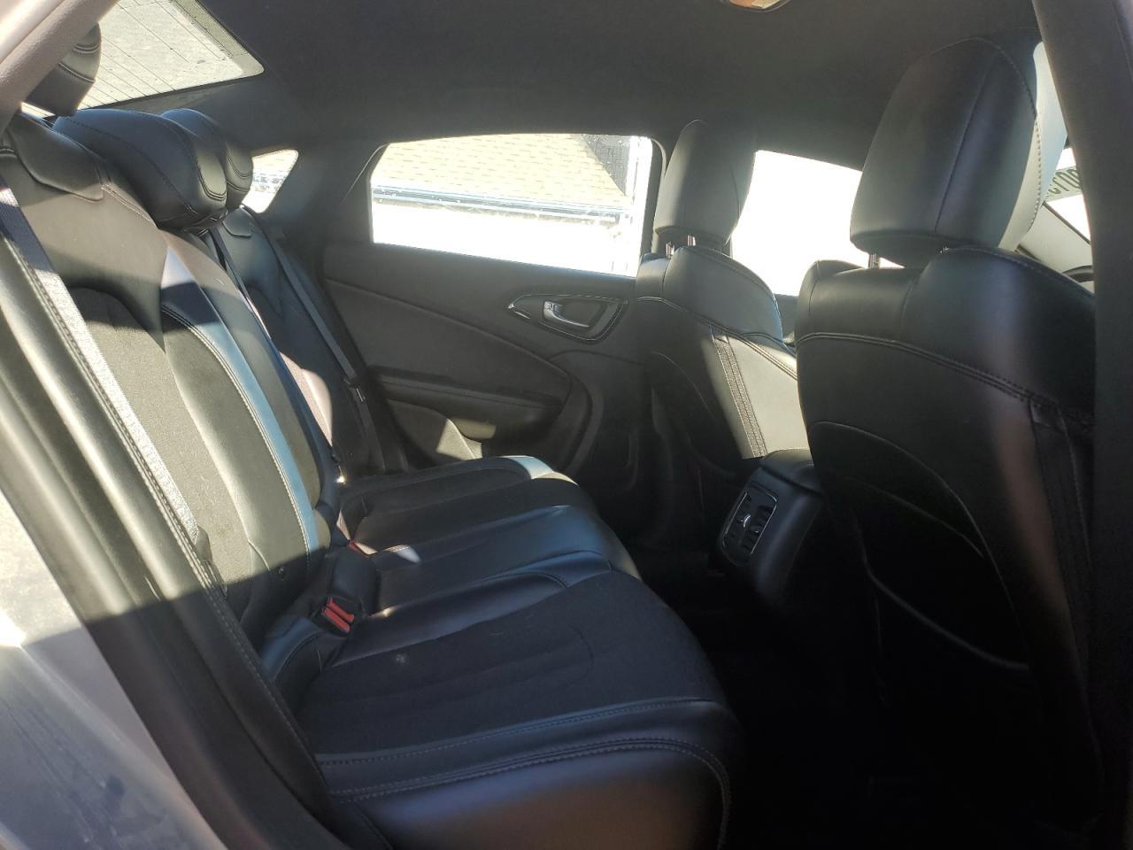 2015 CHRYSLER 200