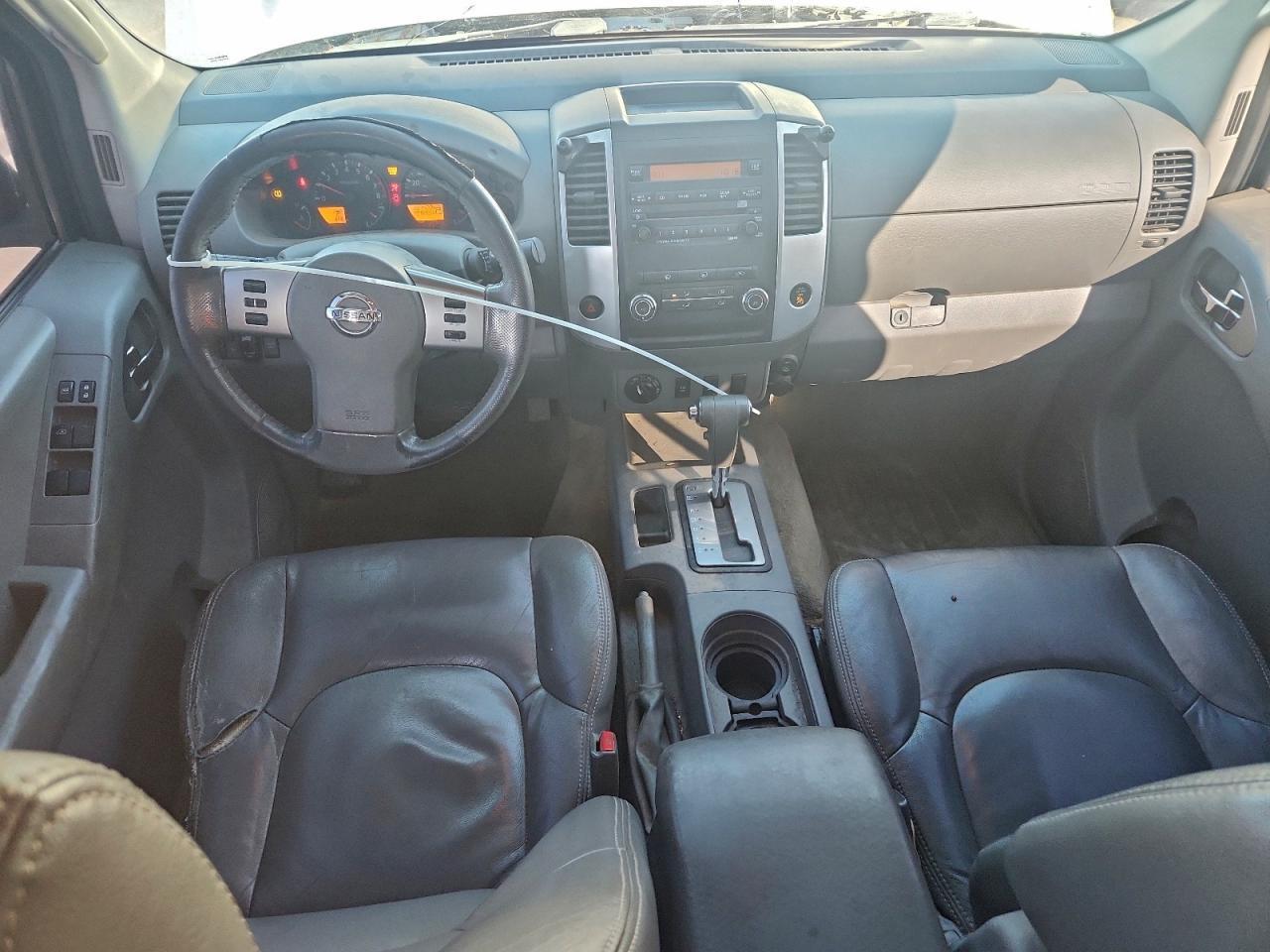2011 NISSAN Frontier