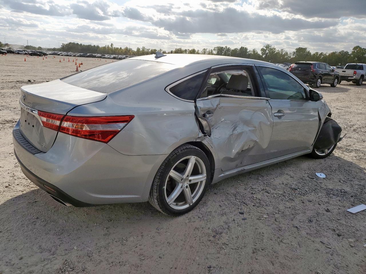 2015 TOYOTA Avalon