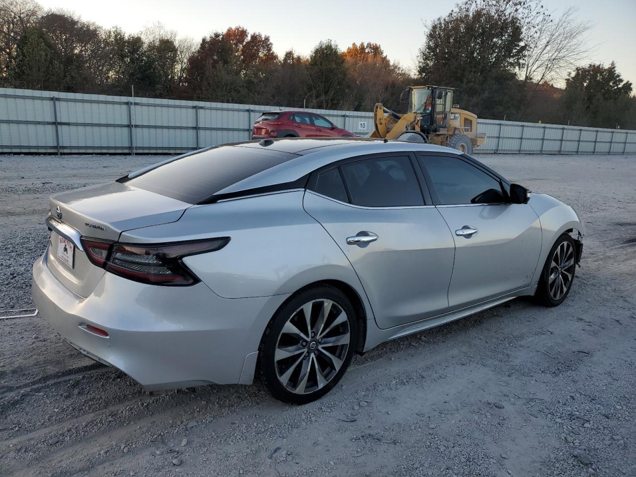 2019 NISSAN Maxima