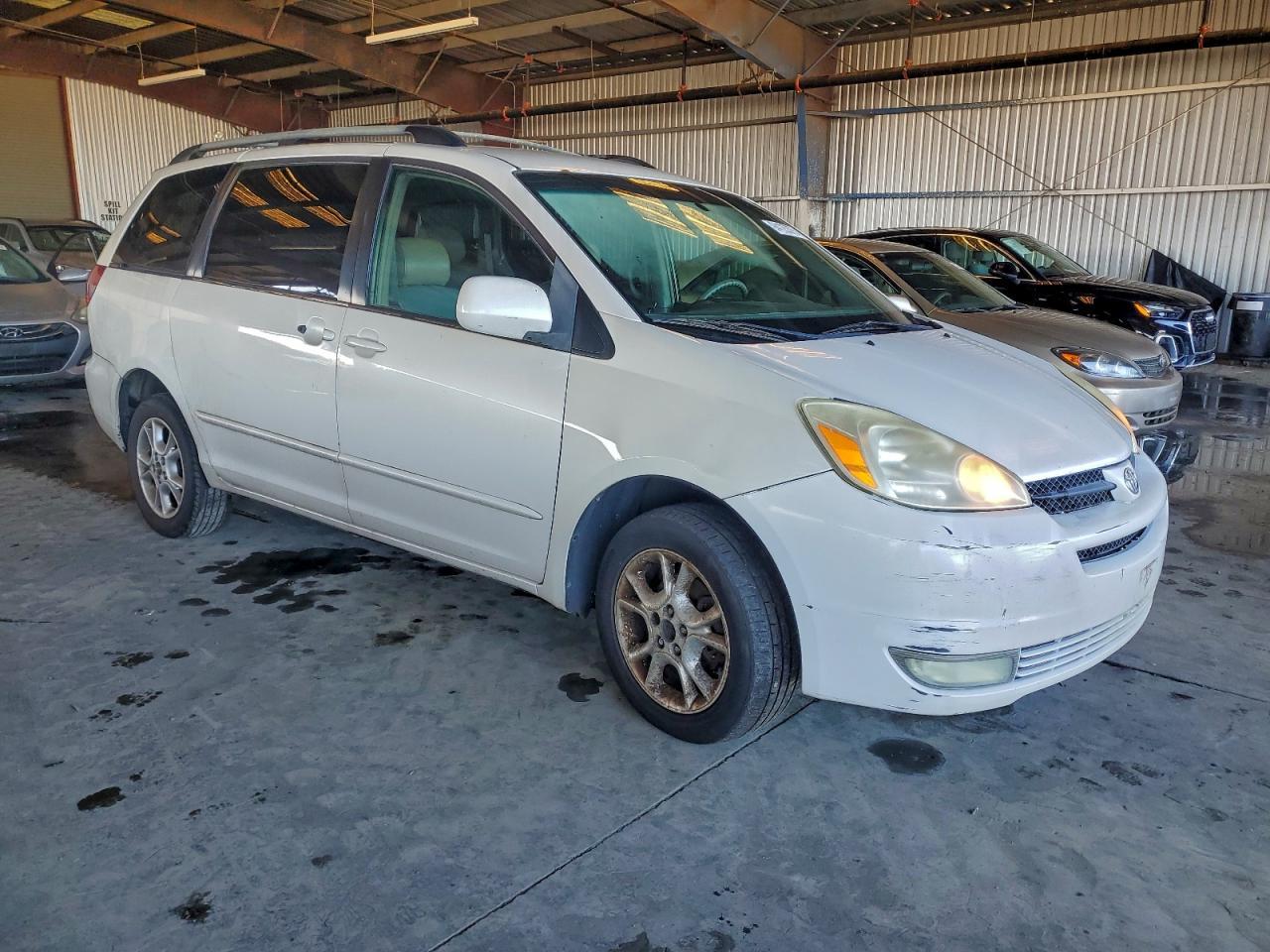 2005 TOYOTA SIENNA