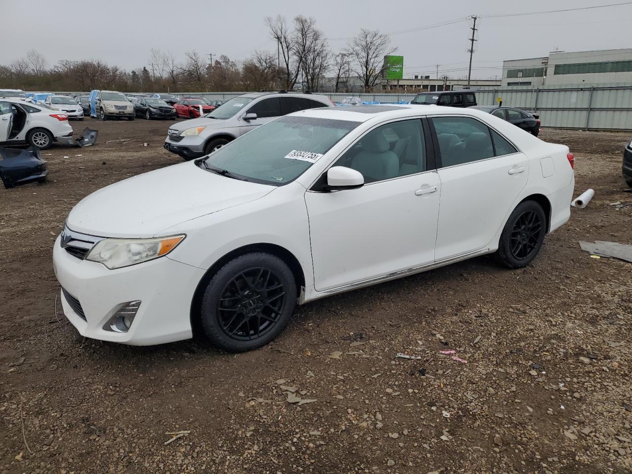 2014 TOYOTA CAMRY