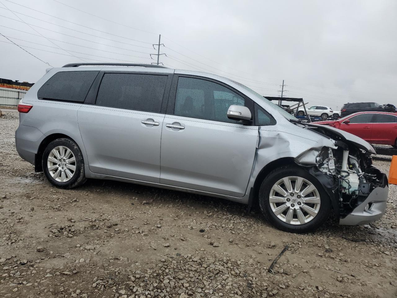 2016 TOYOTA SIENNA