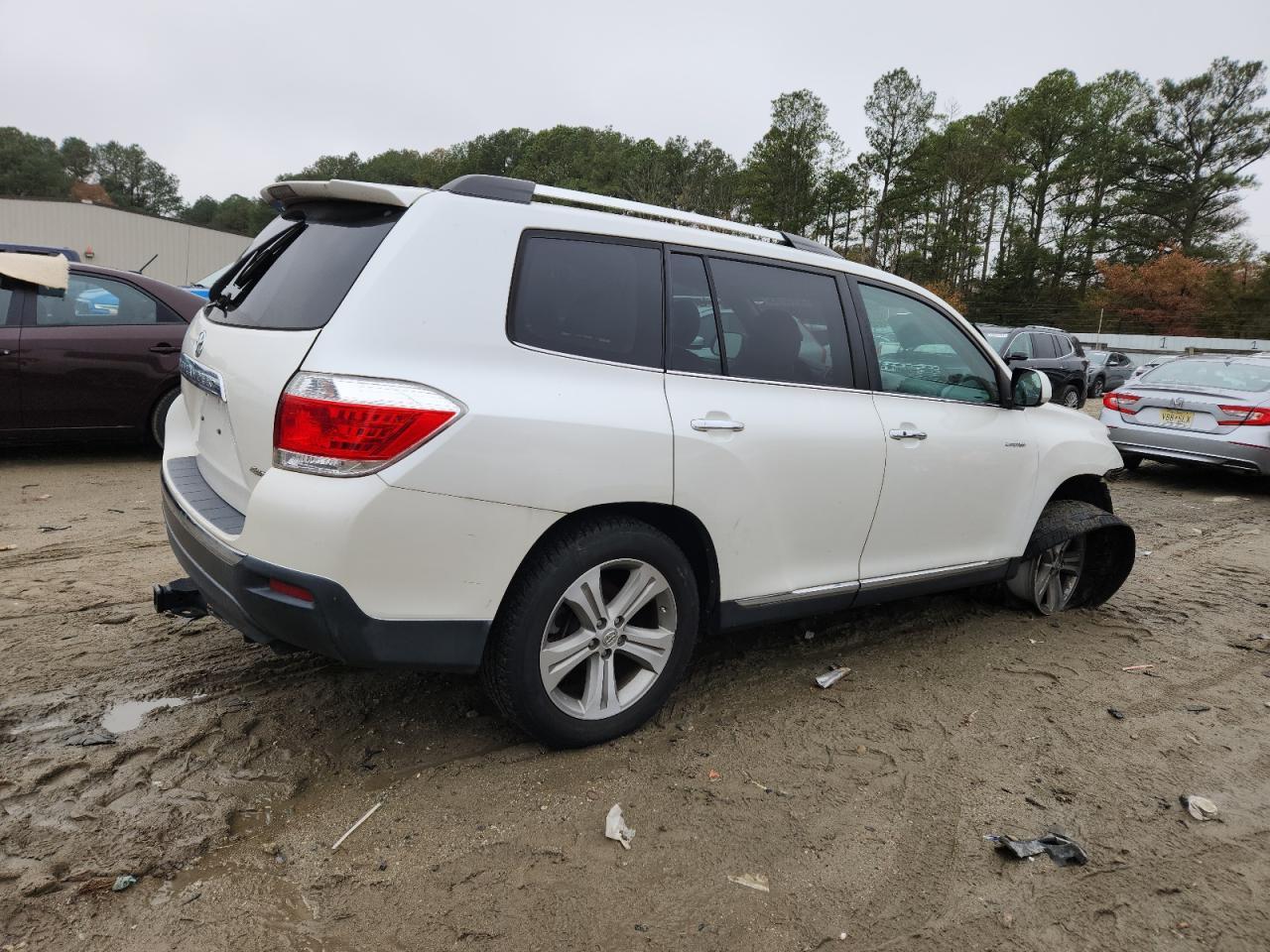 2013 TOYOTA HIGHLANDER