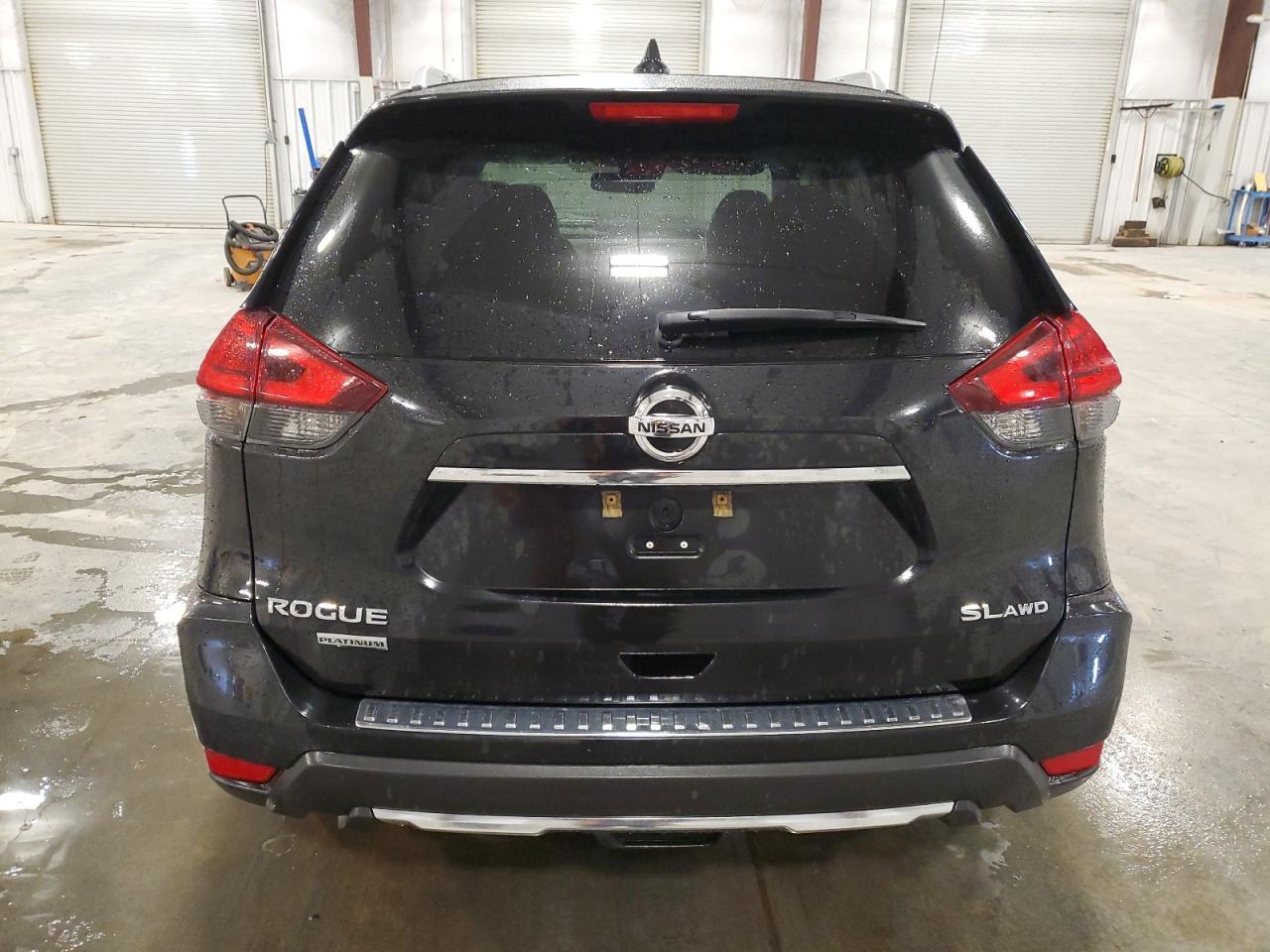 2017 NISSAN ROGUE