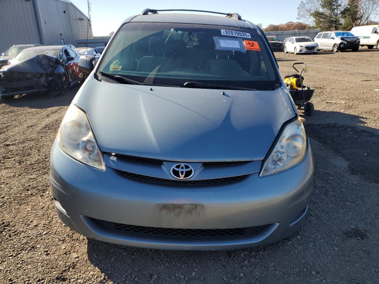 2006 TOYOTA SIENNA