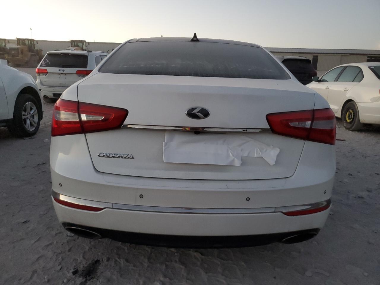 2014 KIA Cadenza