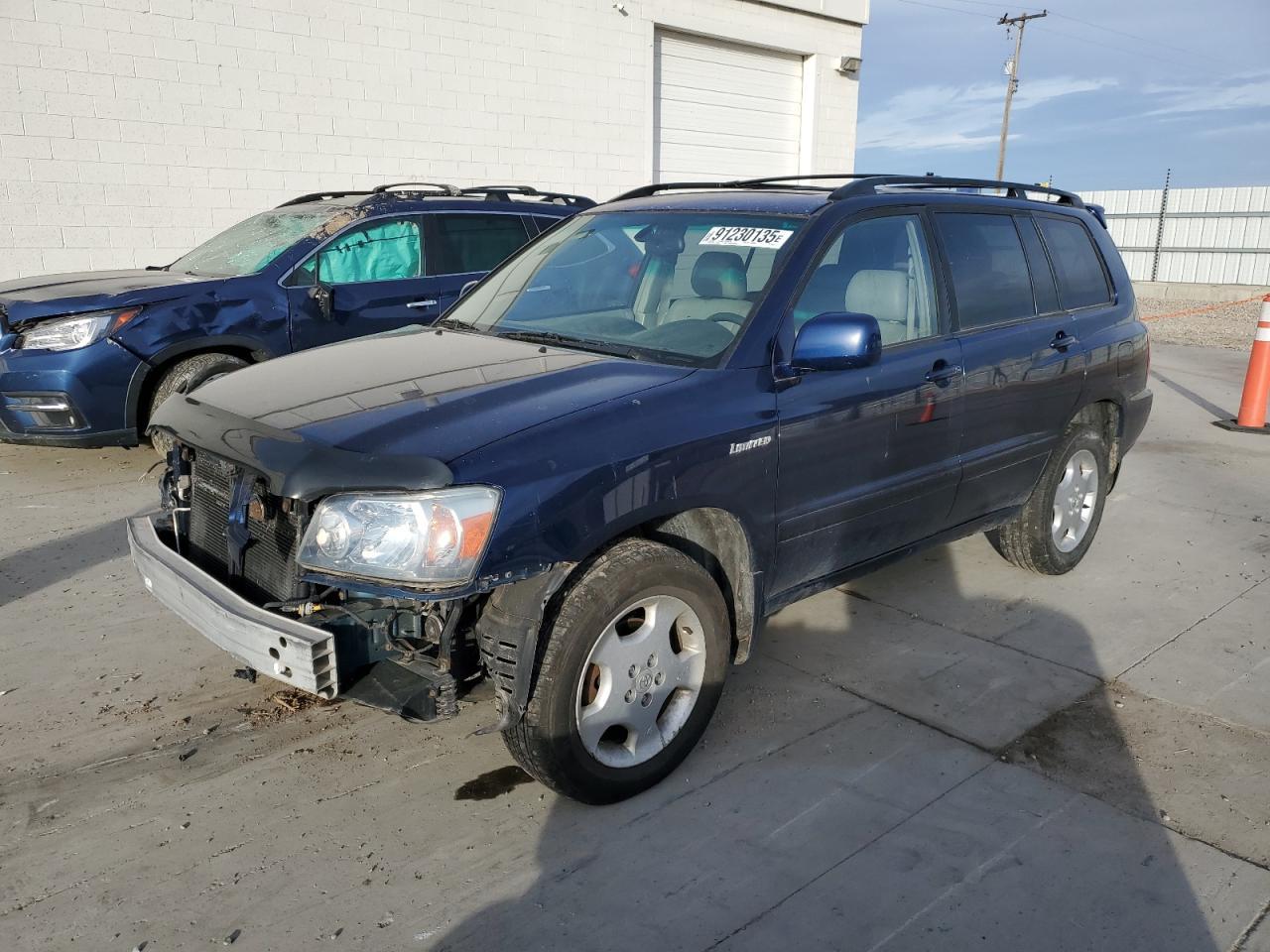 2004 TOYOTA HIGHLANDER