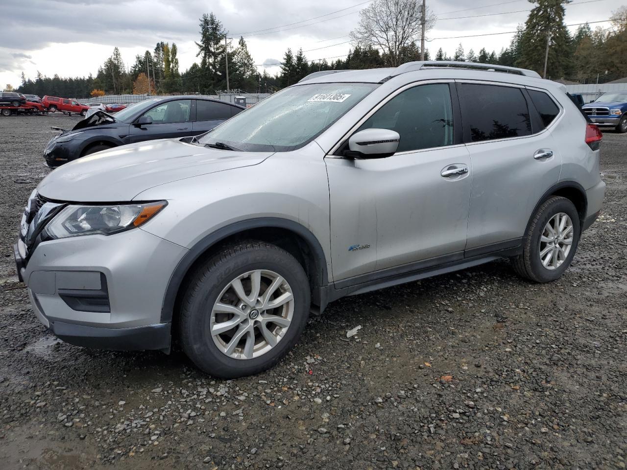 2017 NISSAN ROGUE