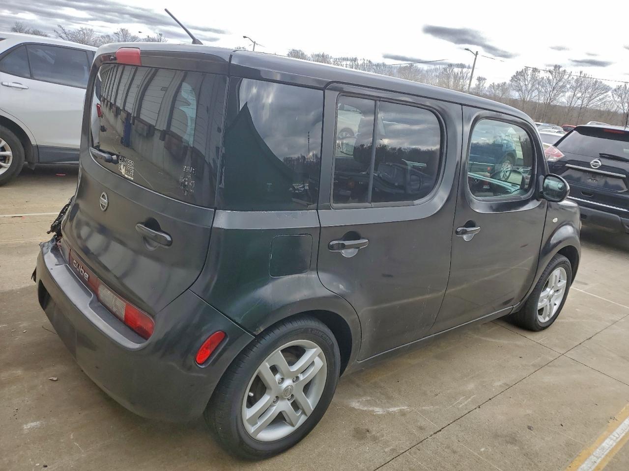 2010 NISSAN CUBE