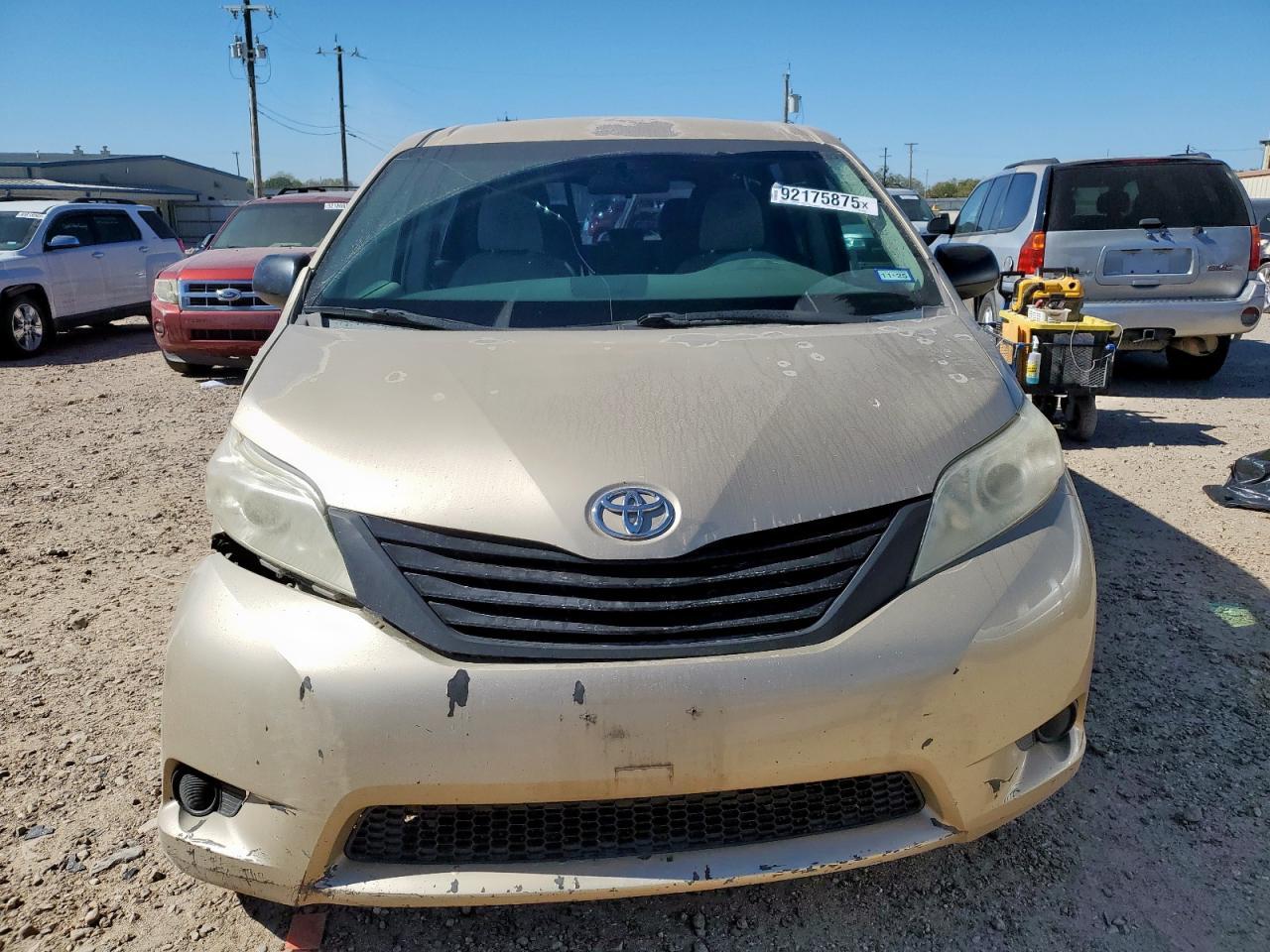 2011 TOYOTA SIENNA