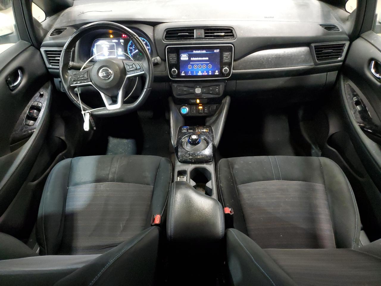 2022 NISSAN LEAF
