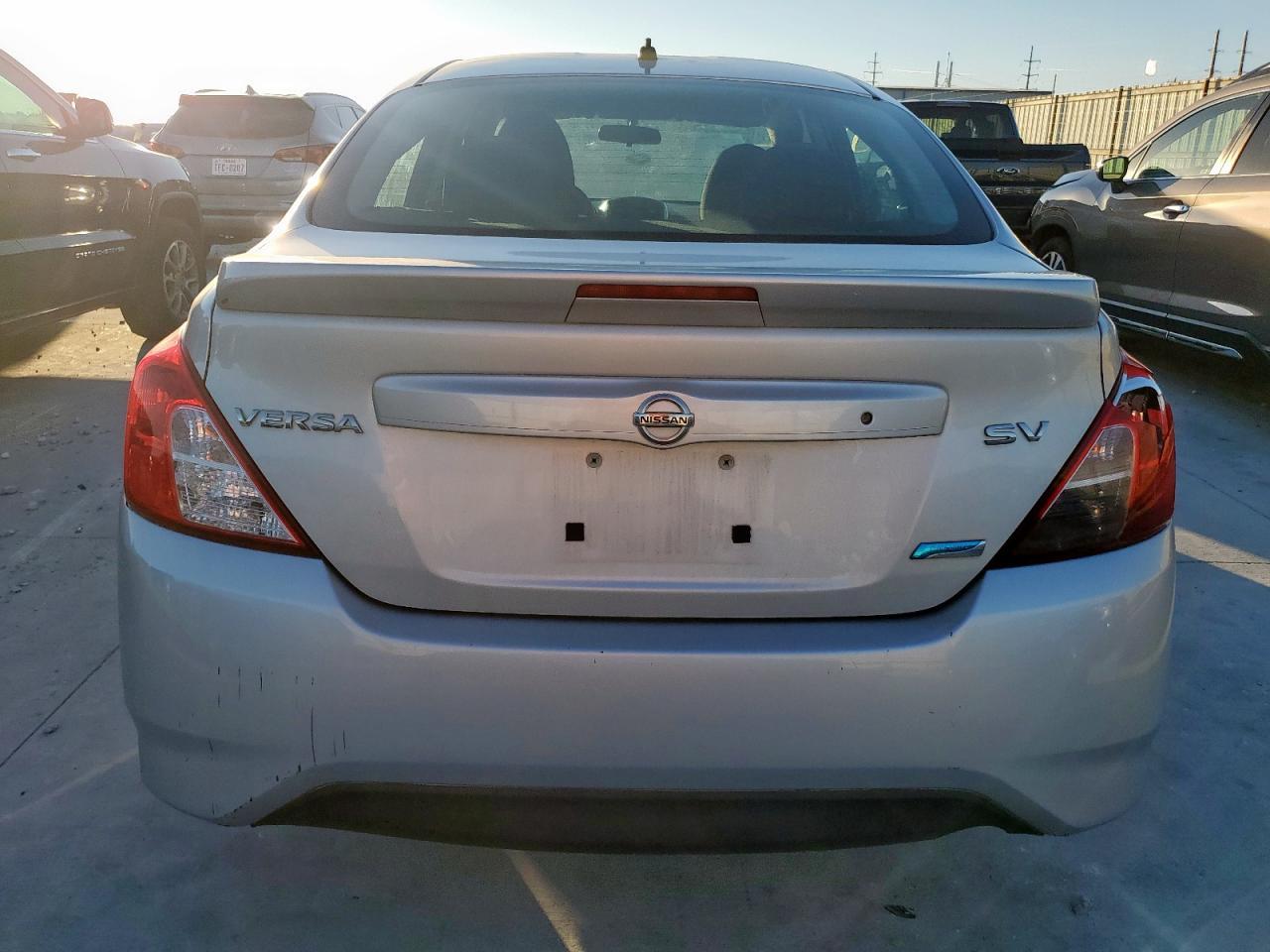 2016 NISSAN VERSA
