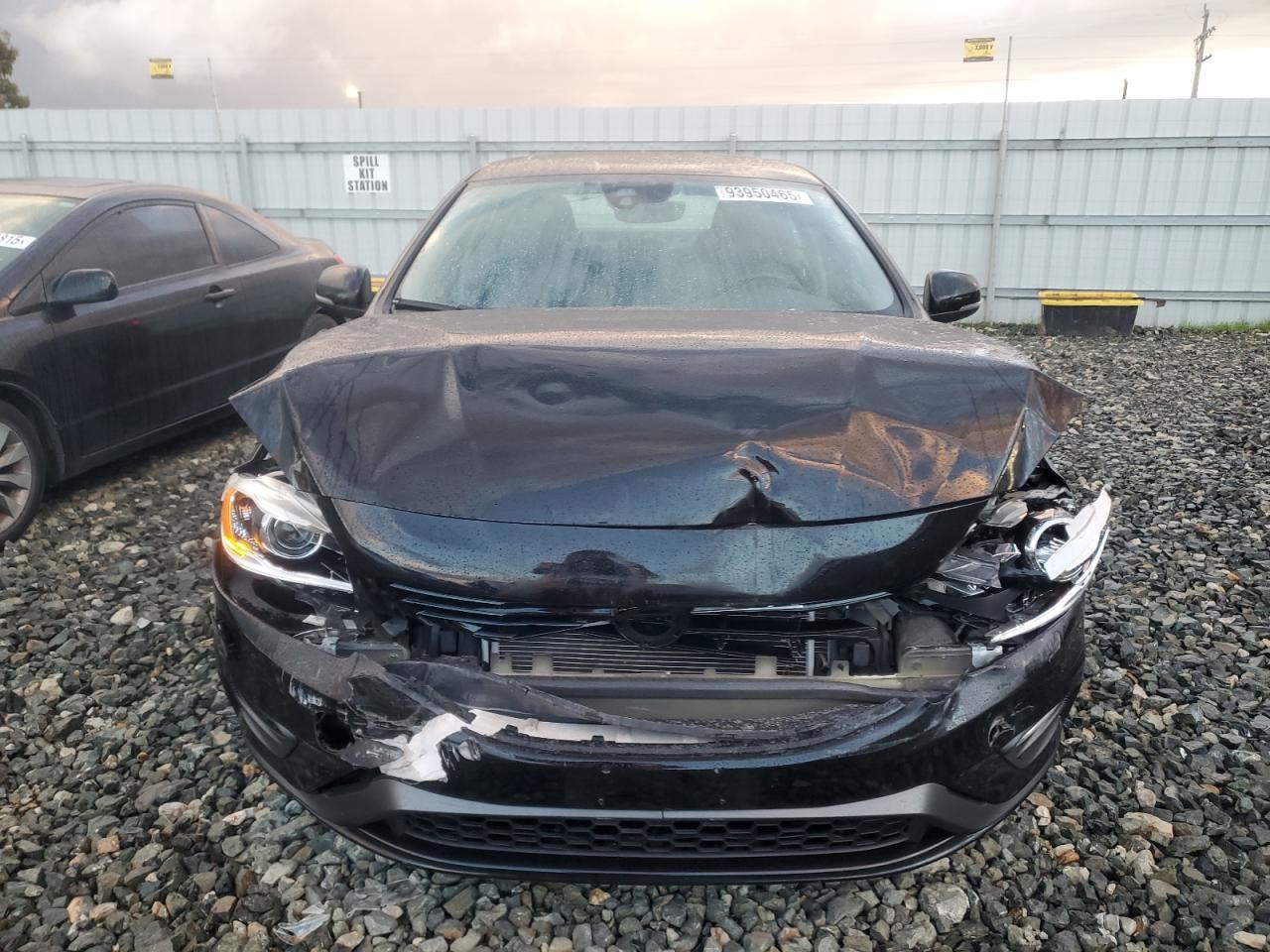 2017 VOLVO S60
