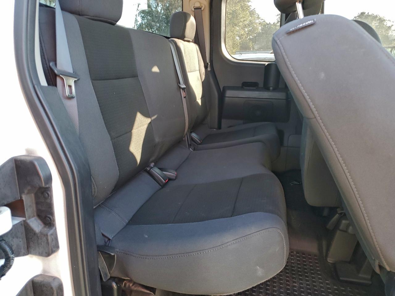 2011 NISSAN Titan