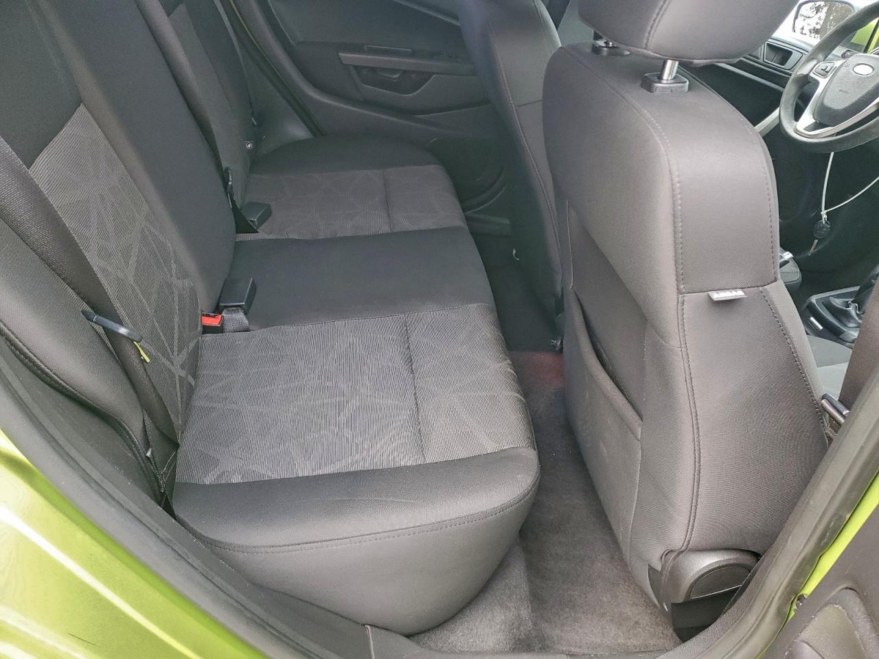 2011 FORD Fiesta