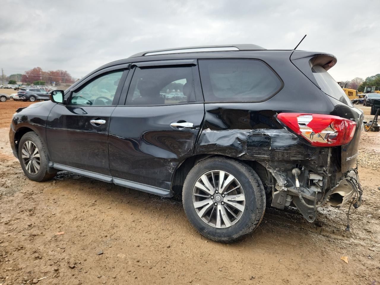2017 NISSAN PATHFINDER