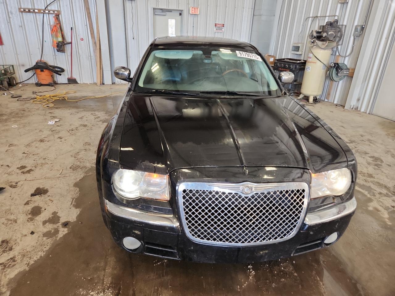 2010 CHRYSLER 300