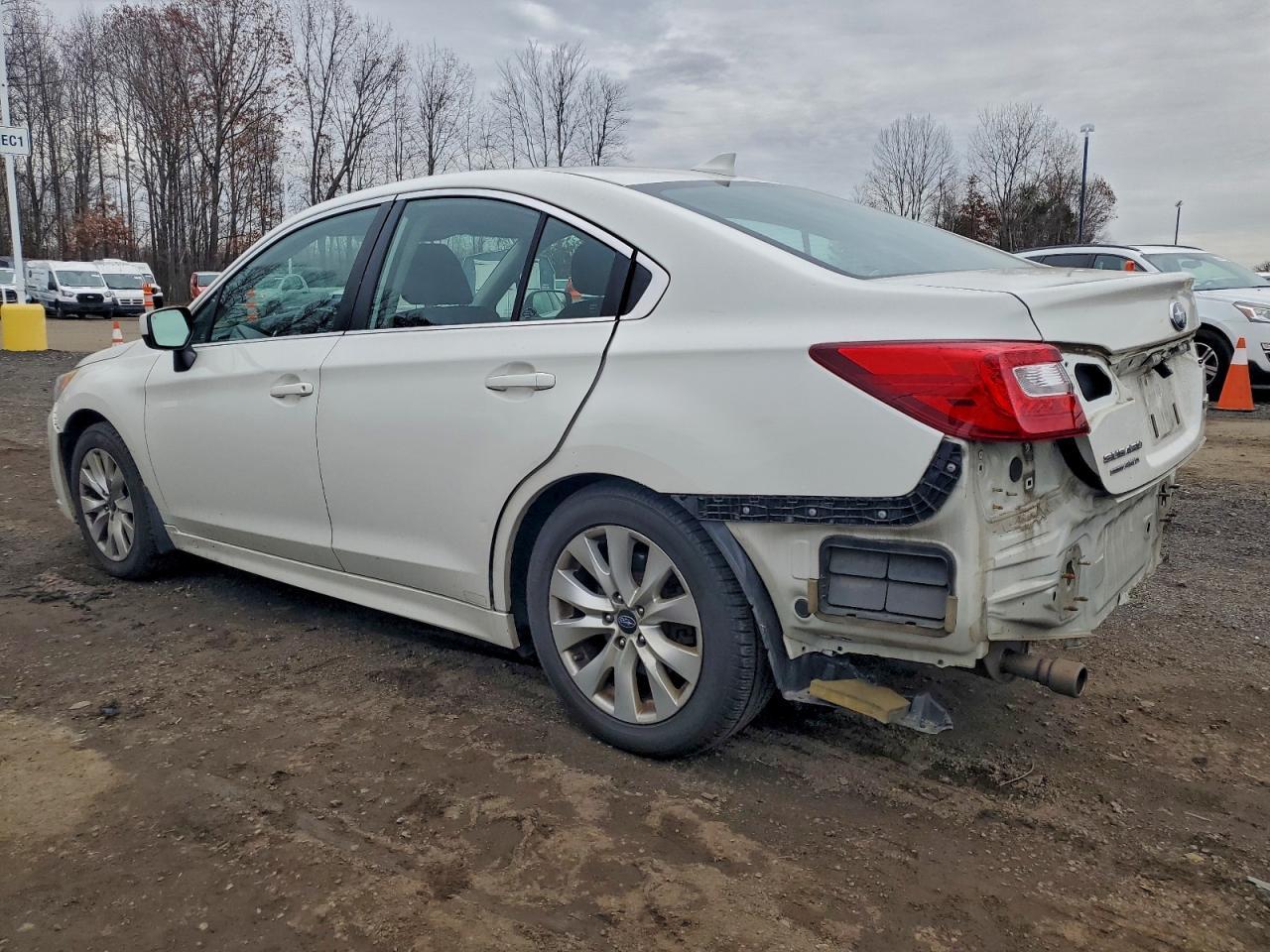 2016 SUBARU Legacy