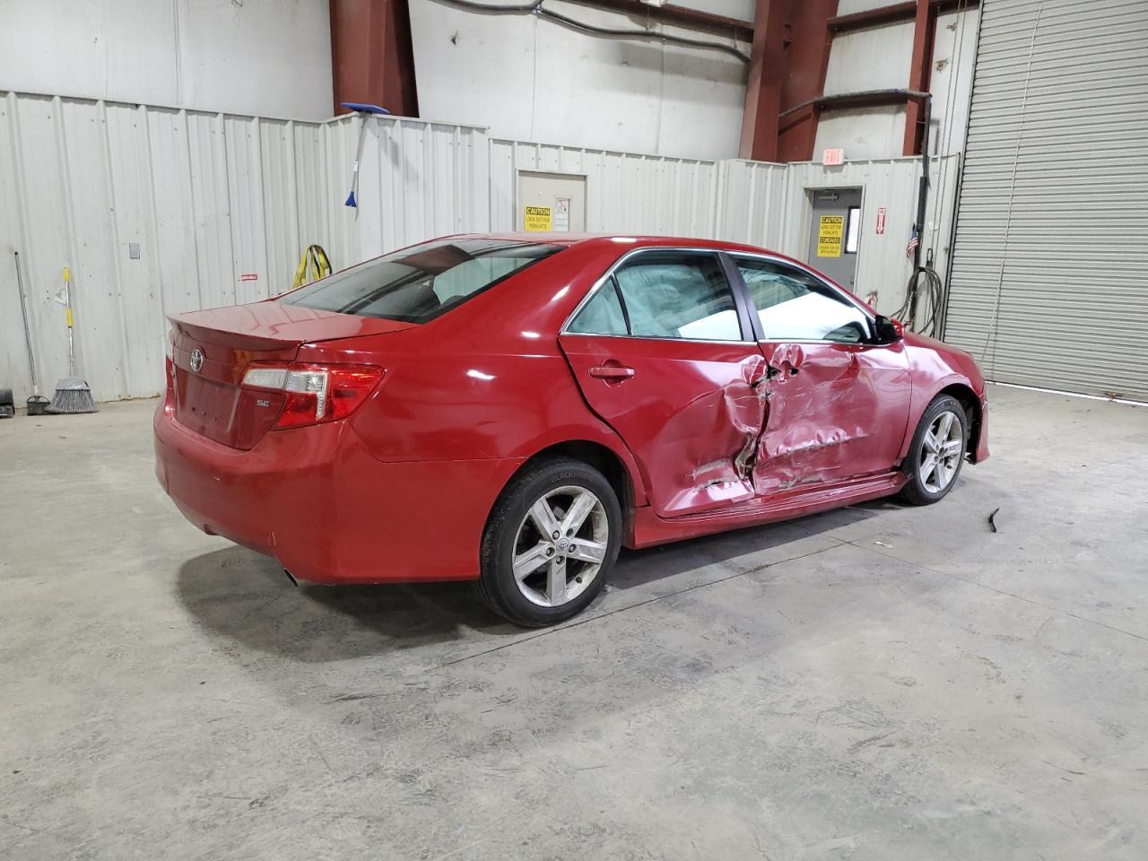2014 TOYOTA CAMRY