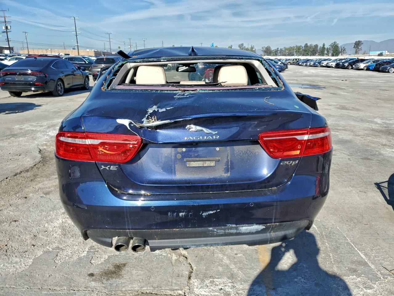 2017 JAGUAR XE