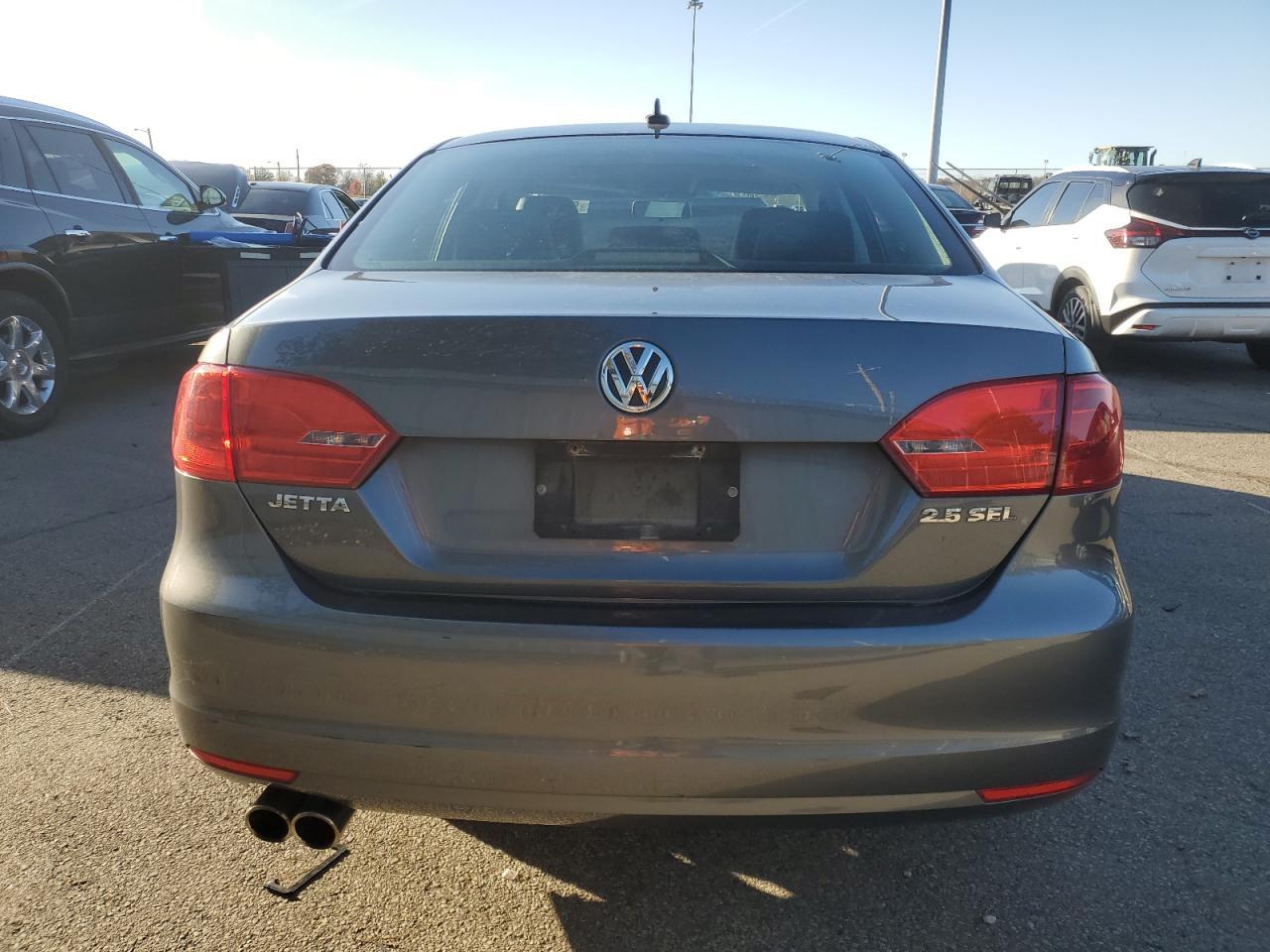 2011 VOLKSWAGEN JETTA