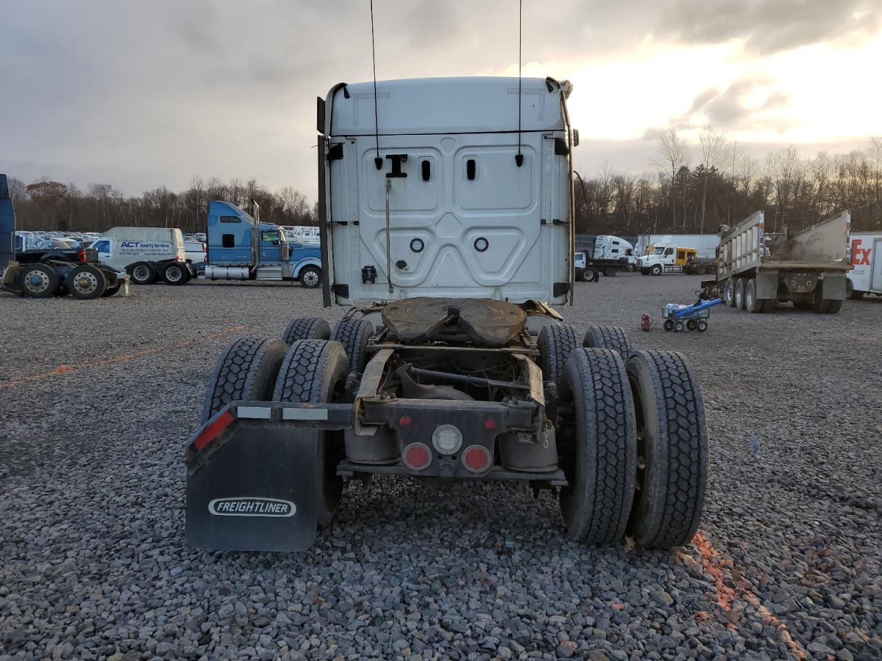 2023 FREIGHTLINER CASCADIA 126