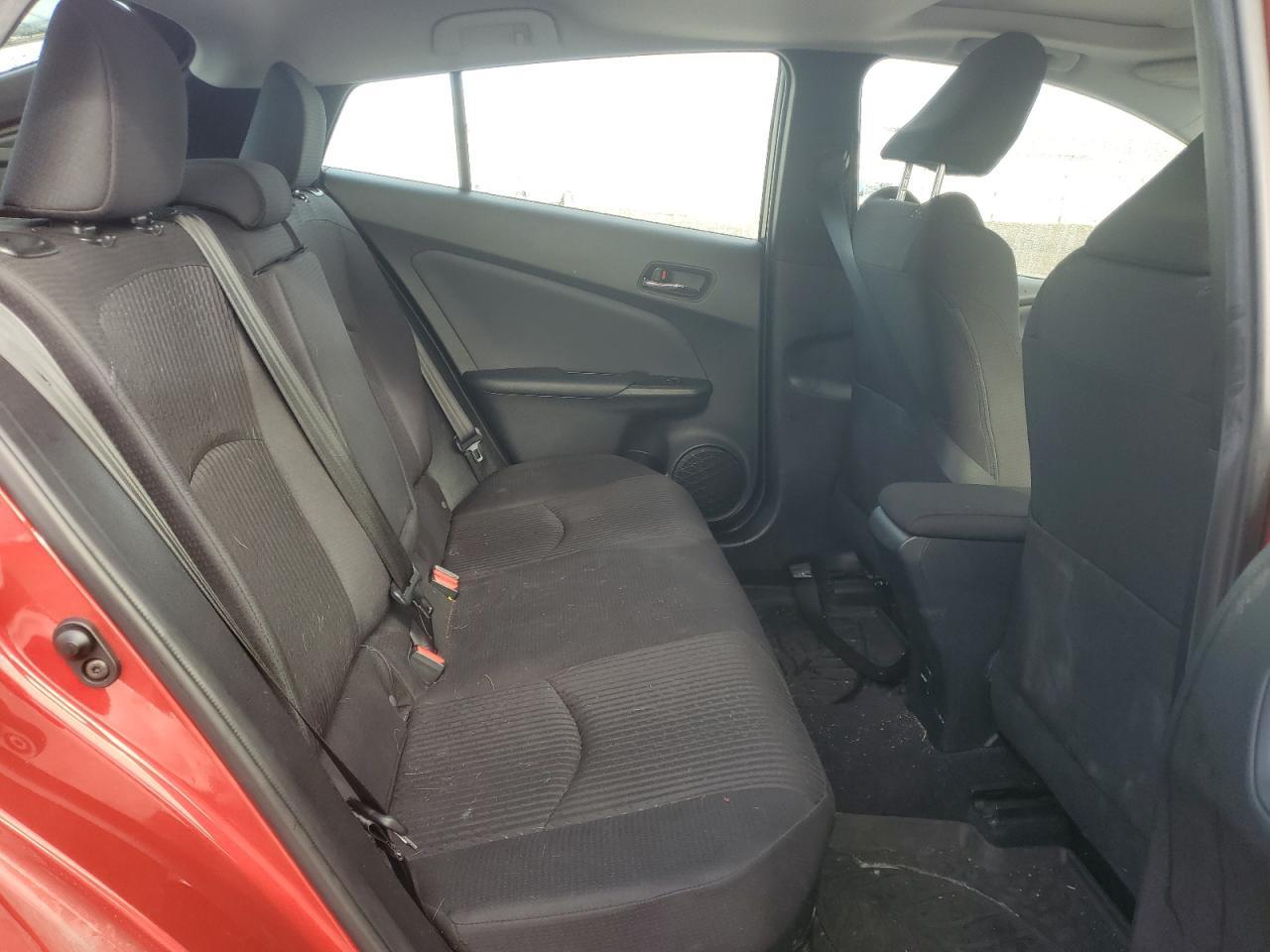 2016 TOYOTA PRIUS