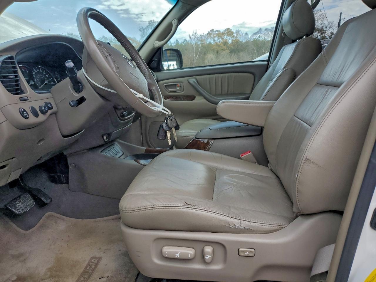 2005 TOYOTA Sequoia