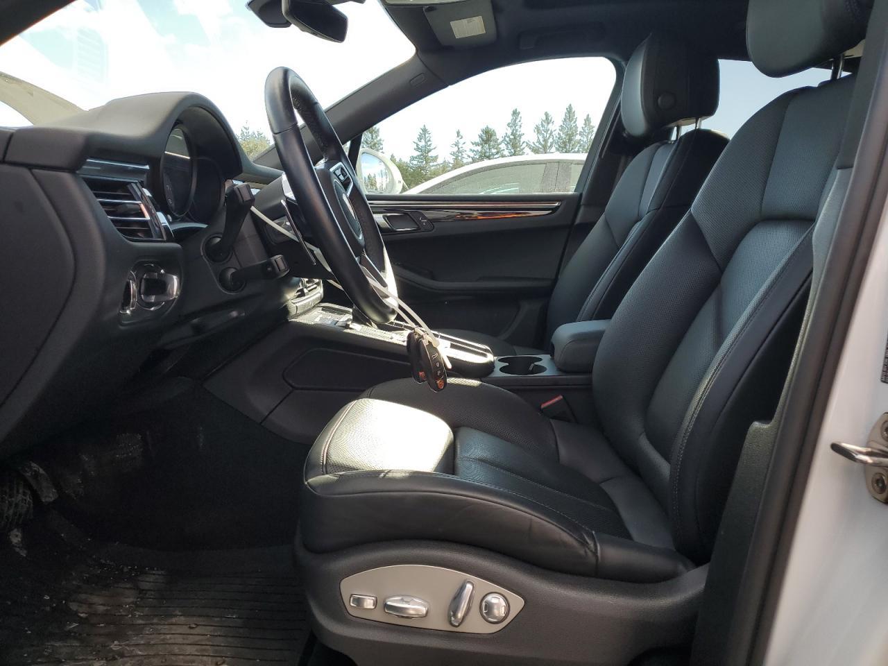 2021 PORSCHE Macan