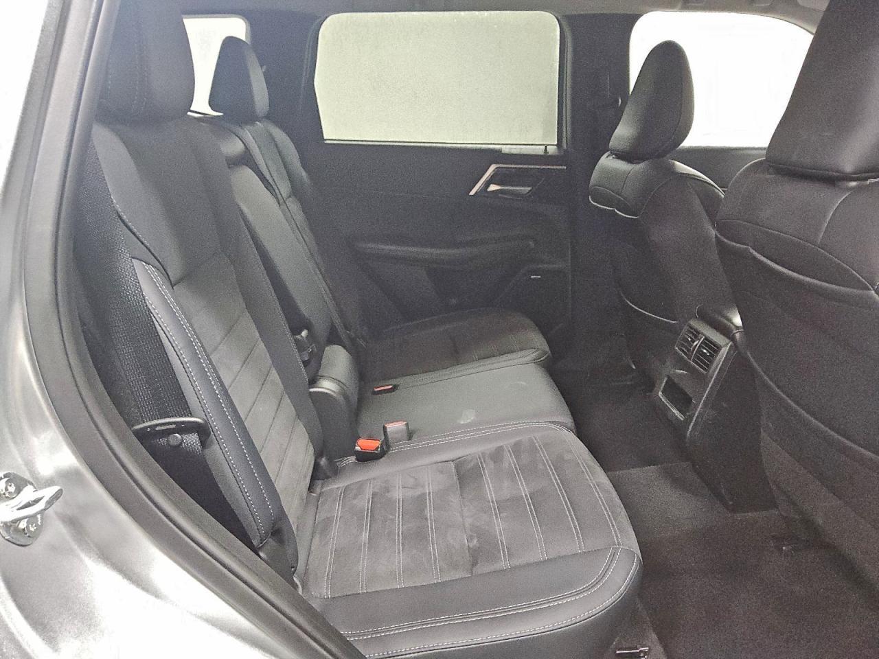 2025 MITSUBISHI outlander