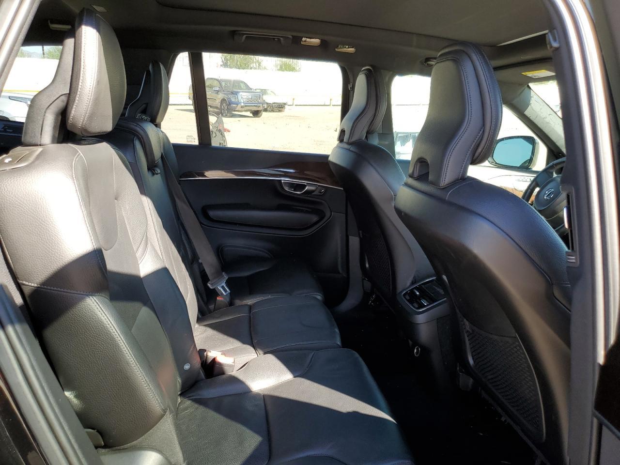 2019 VOLVO XC90