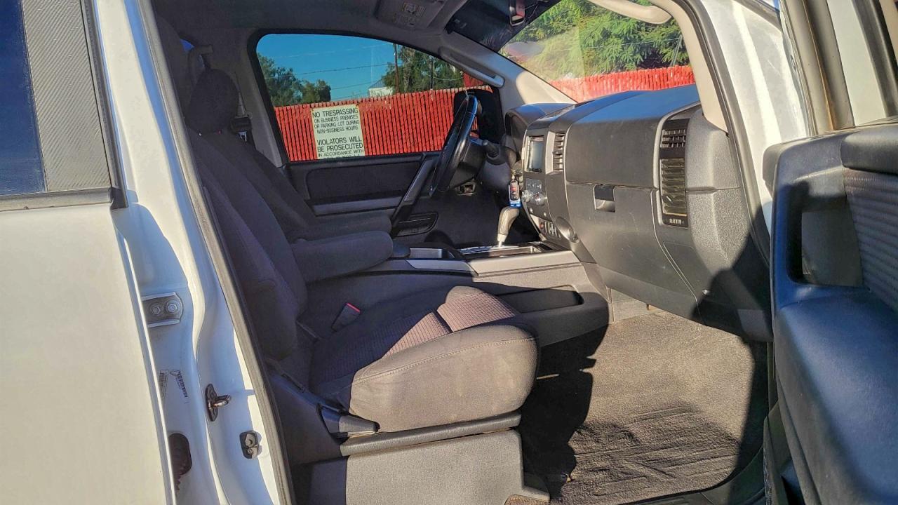 2011 NISSAN Titan