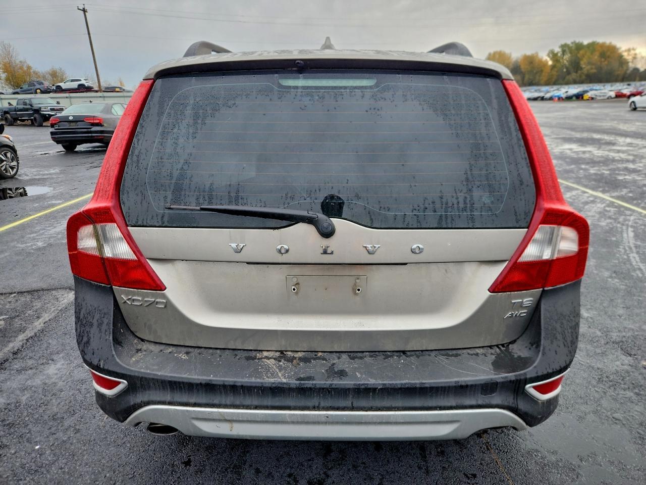 2011 VOLVO XC70