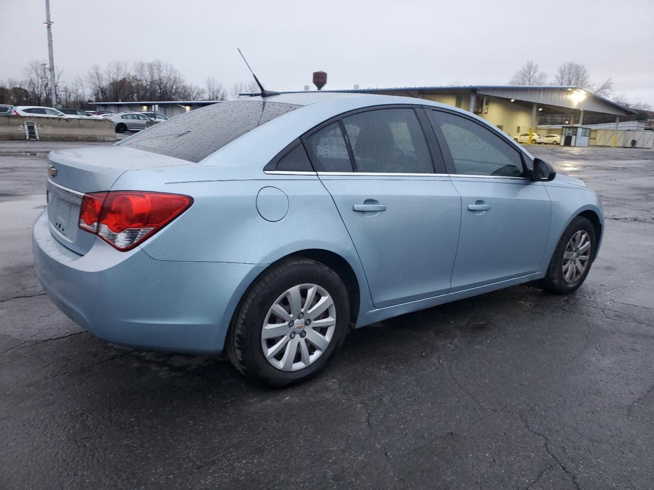 2011 CHEVROLET CRUZE