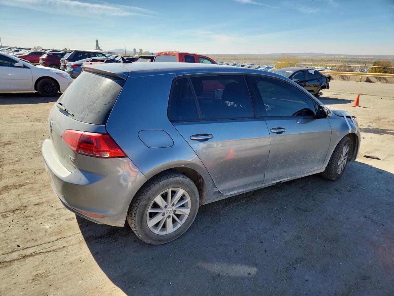 2016 VOLKSWAGEN GOLF