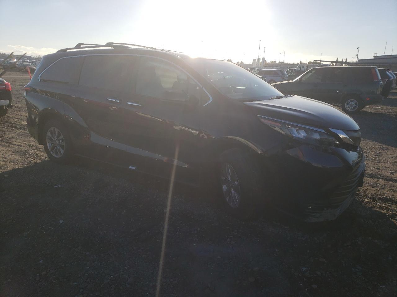 2025 TOYOTA SIENNA
