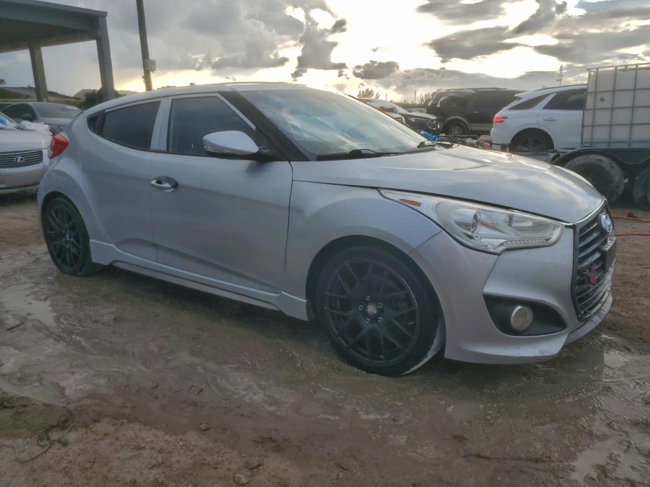 2013 HYUNDAI VELOSTER