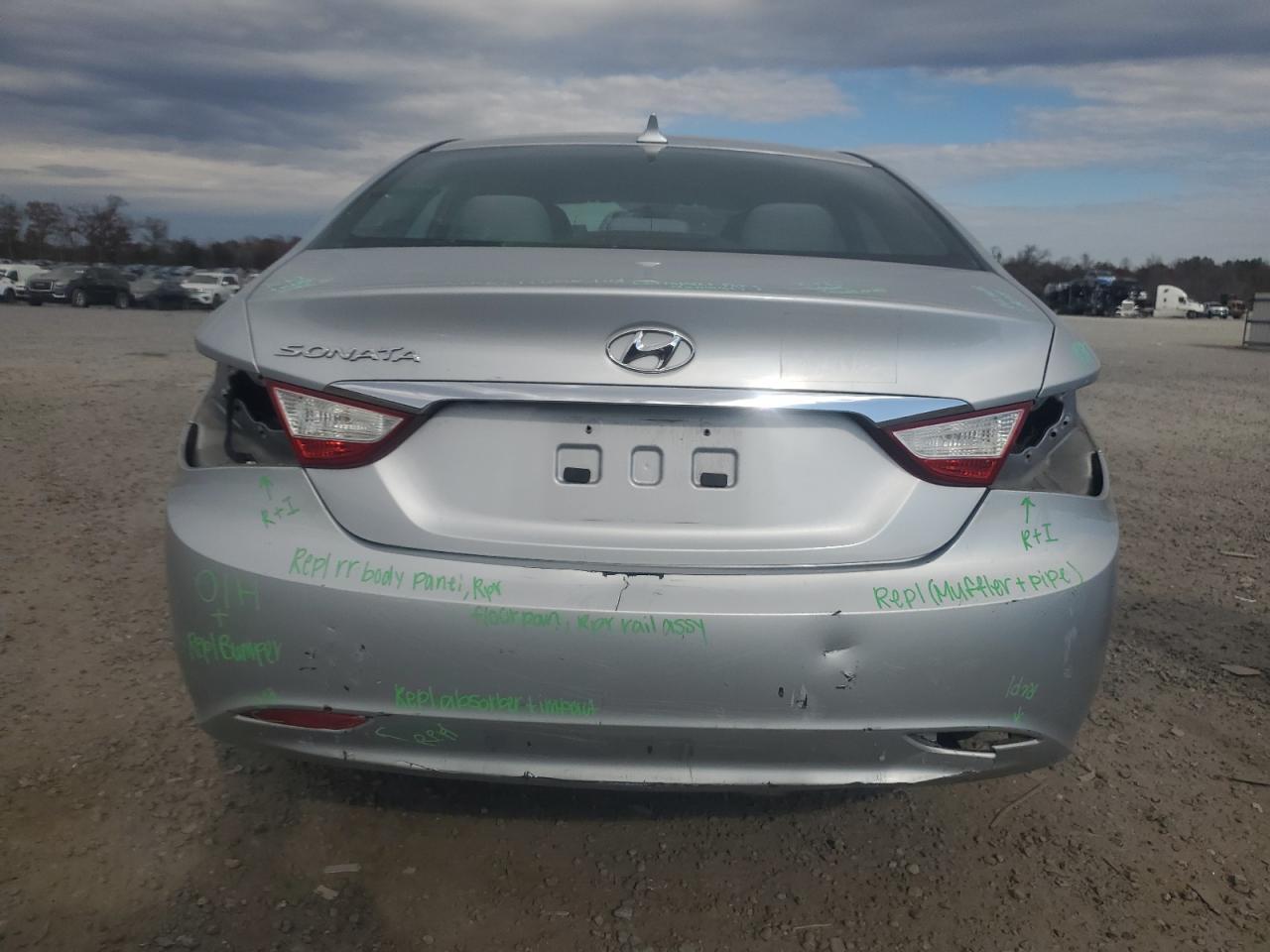 2011 HYUNDAI SONATA