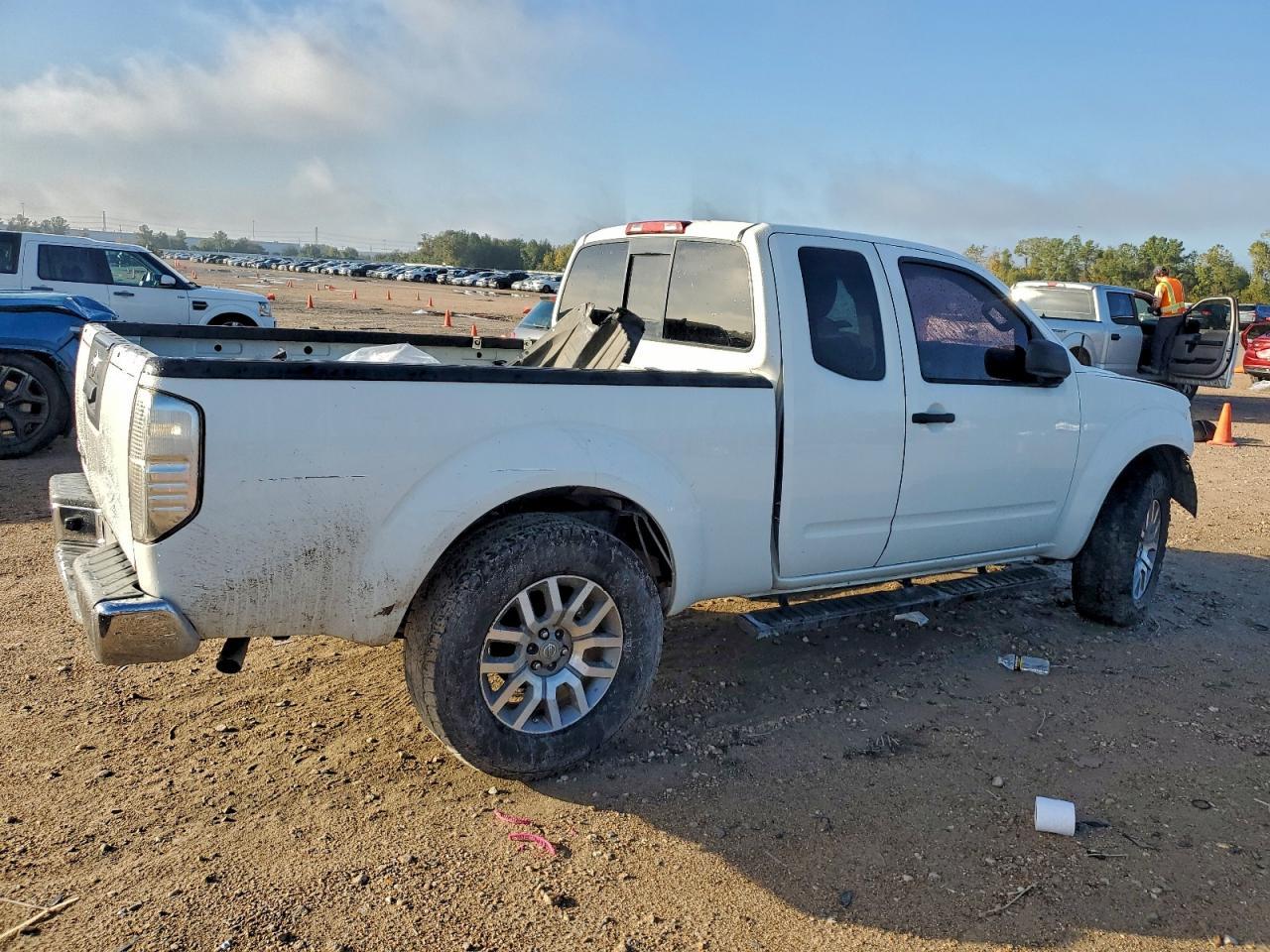 2014 NISSAN Frontier