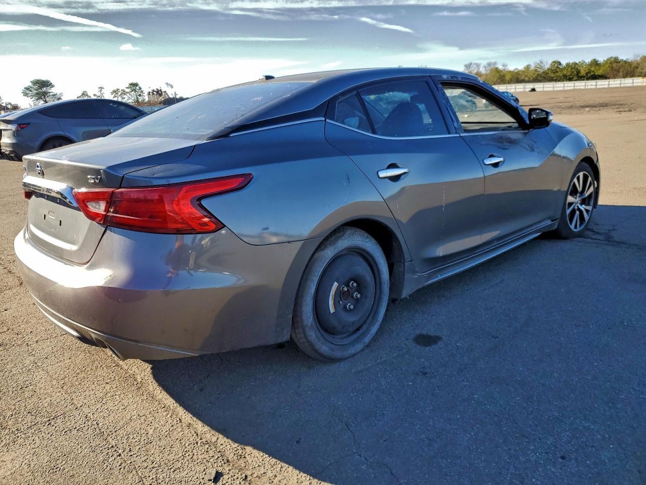 2017 NISSAN Maxima