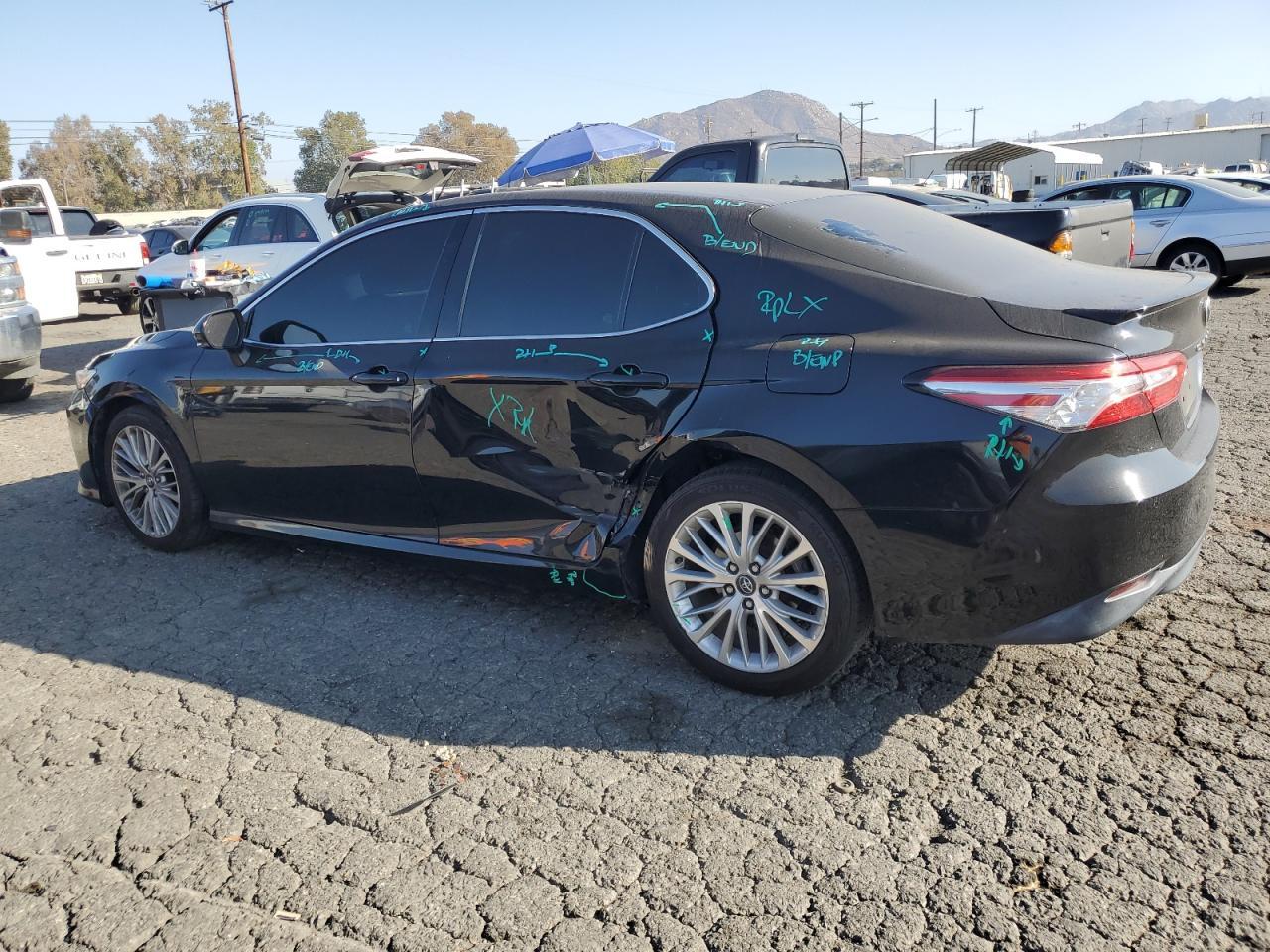 2018 TOYOTA CAMRY