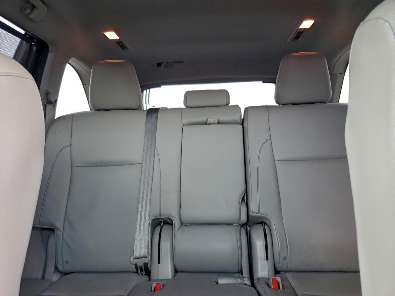 2015 TOYOTA HIGHLANDER