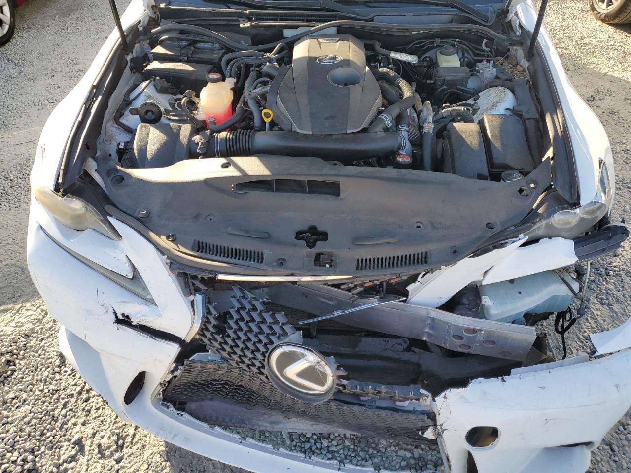 2016 LEXUS IS 200t