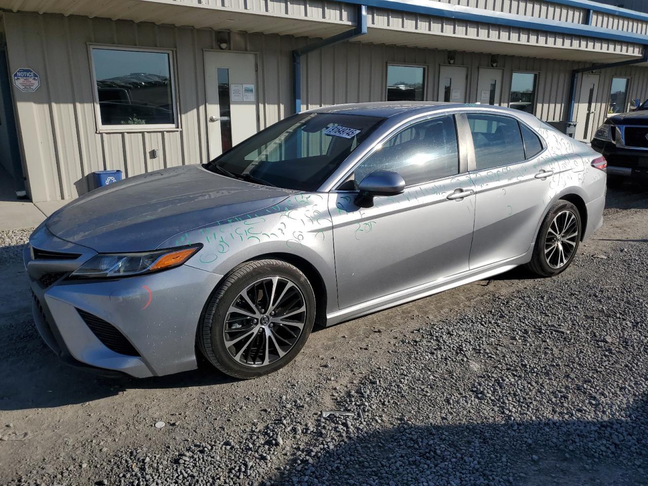 2019 TOYOTA CAMRY