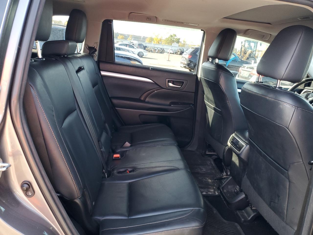 2015 TOYOTA HIGHLANDER