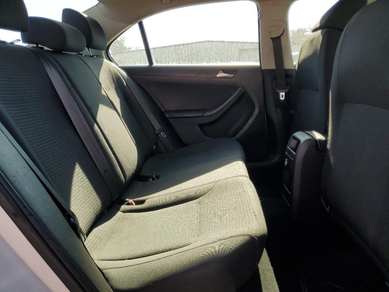 2016 VOLKSWAGEN JETTA