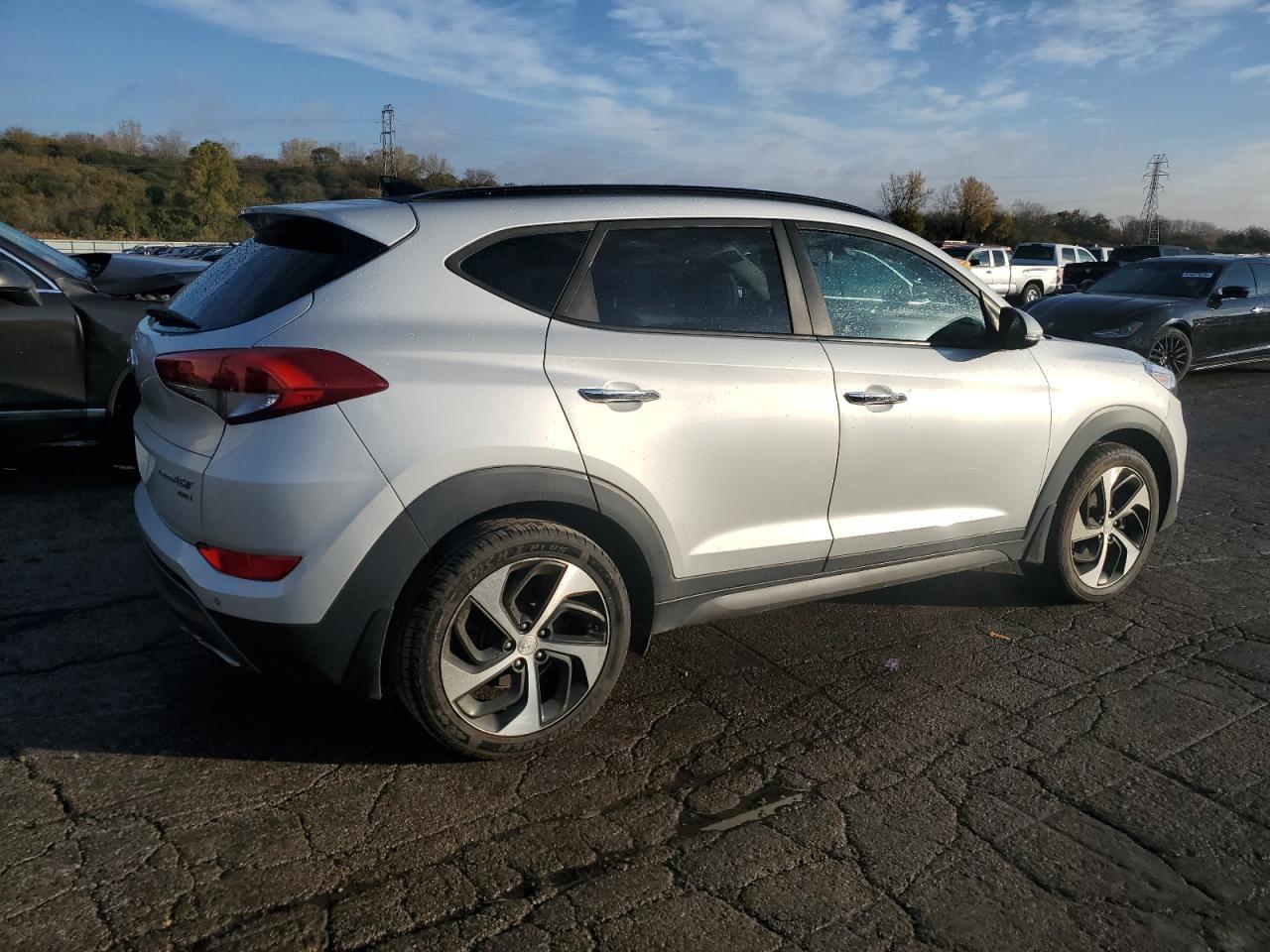 2016 HYUNDAI TUCSON