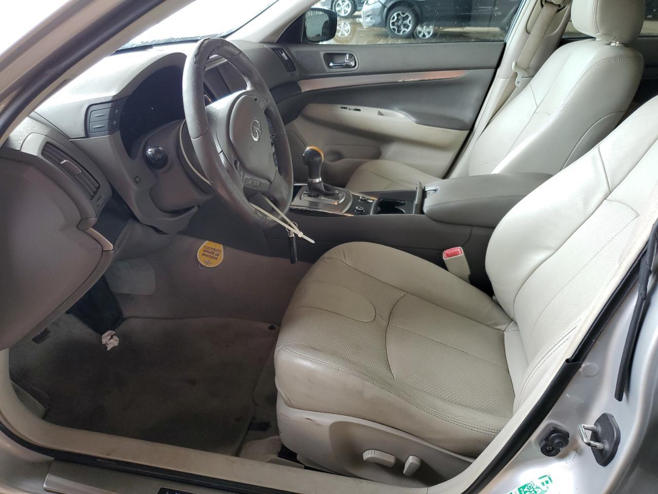 2015 INFINITI Q40