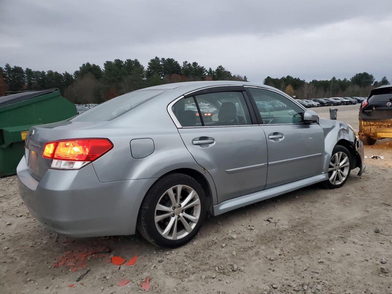 2013 SUBARU Legacy